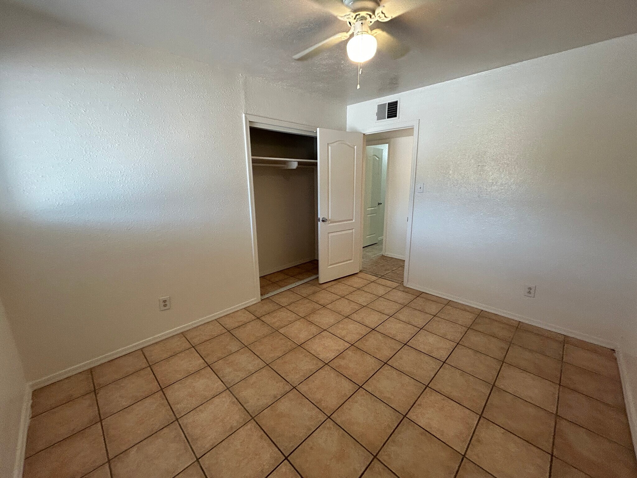 Building Photo - 3062 N 42nd Ave