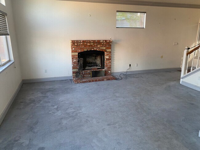 Fireplace - Living Room - 1100 Bear River Ct