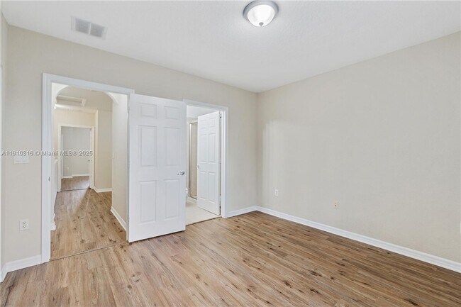 Building Photo - 3717 Sonoma Dr