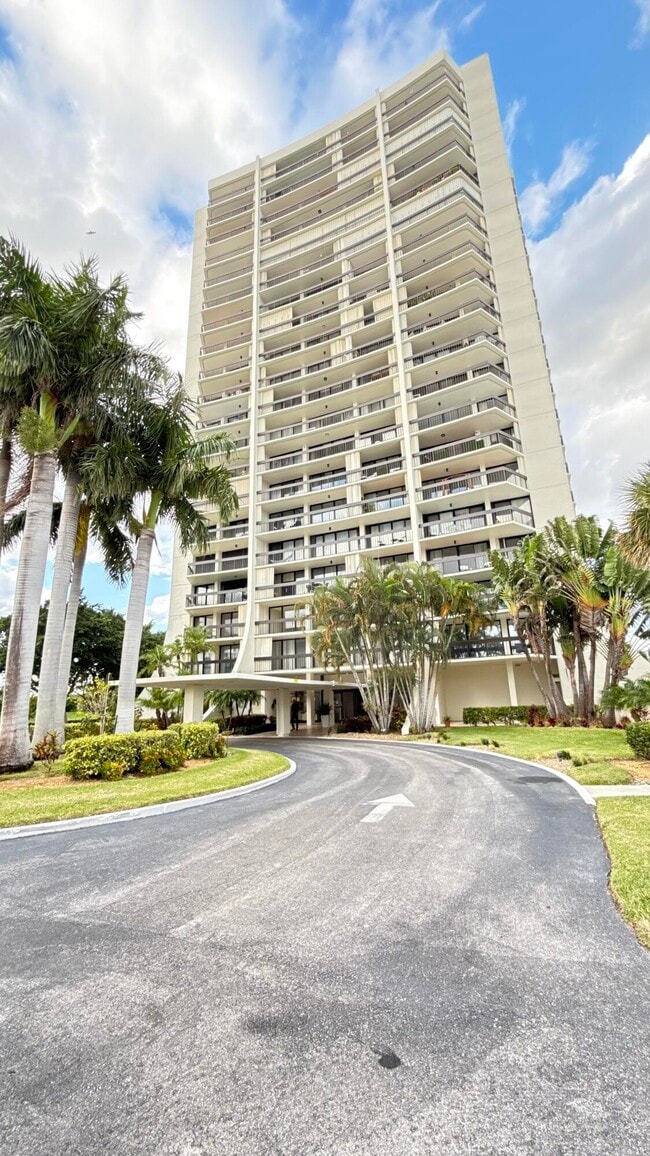 Building Photo - 2000 Presidential Way