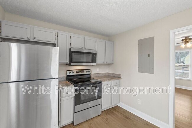 Building Photo - 403 Rich St