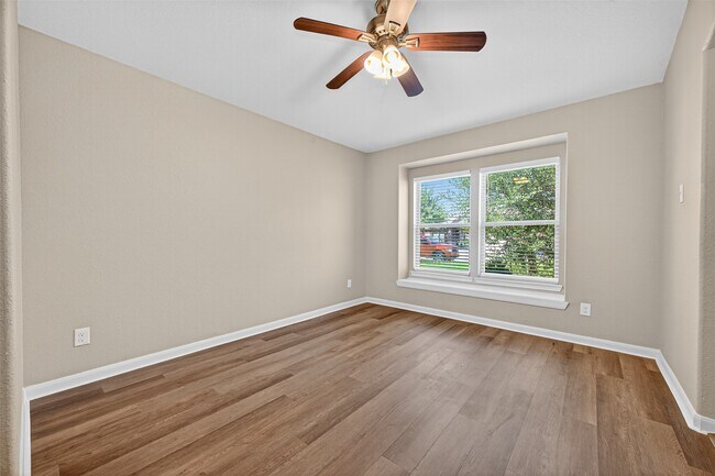 Building Photo - 5530 Casa Calvet Dr