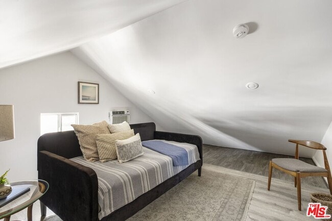 Building Photo - 211 S Burlington Ave