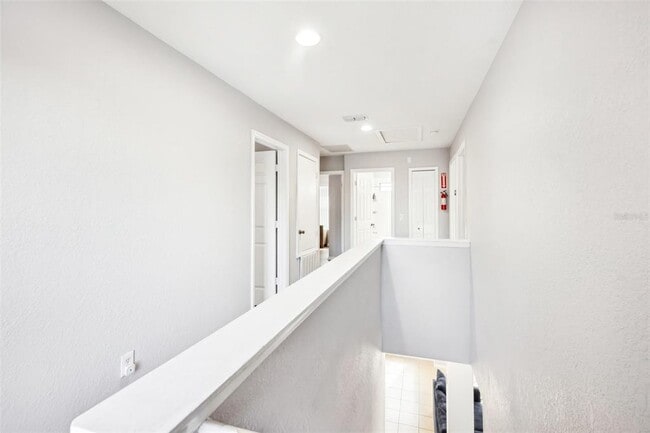 Building Photo - 332 Summer Pl Loop
