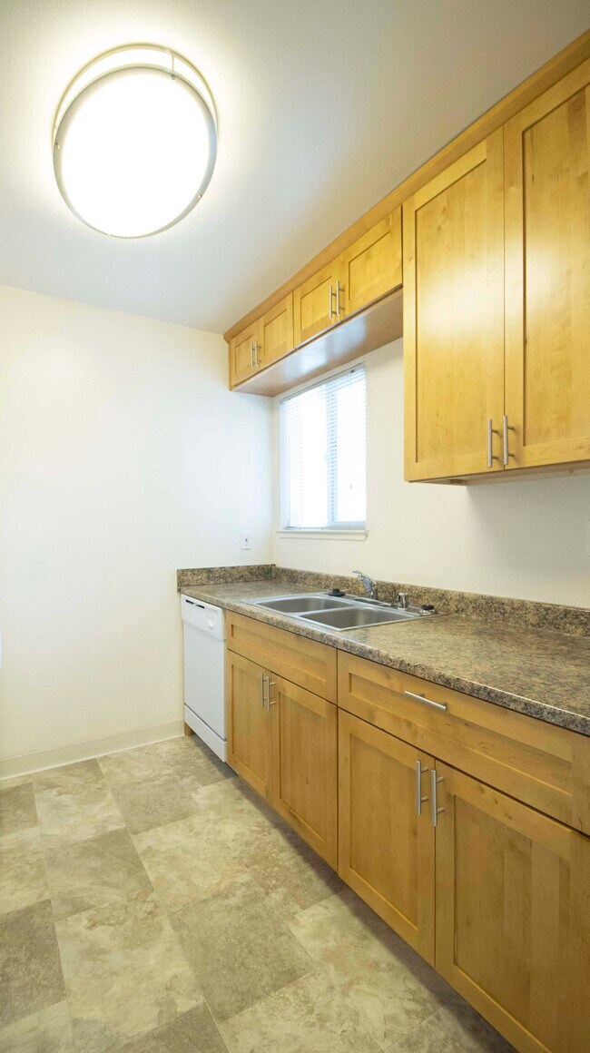 Building Photo - Kenwal Apartments