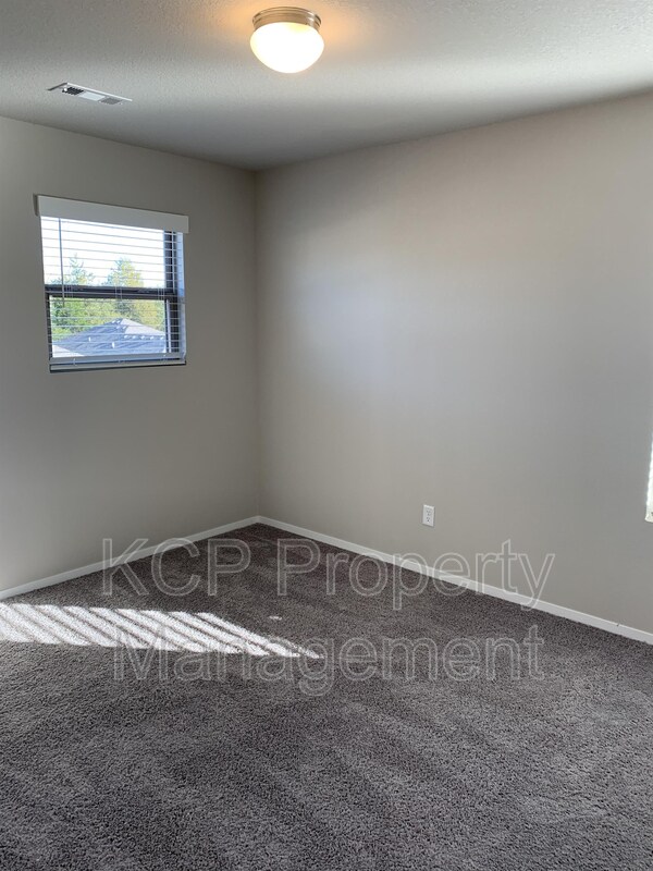 Building Photo - 1127 S Kingfisher Ln