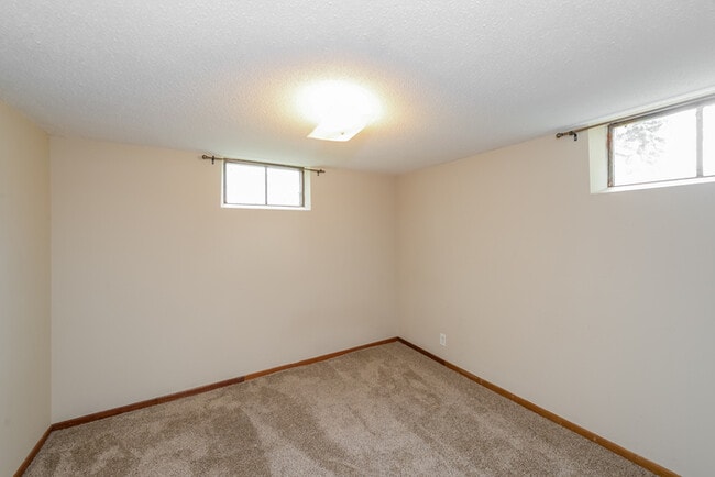 Building Photo - 1218 Skillman Ave E