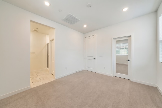 Building Photo - 142 Juniper Dr