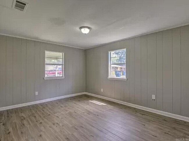 Building Photo - 106 S Grant St