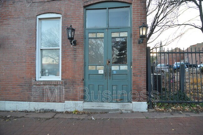 Building Photo - 812 Lafayette Ave