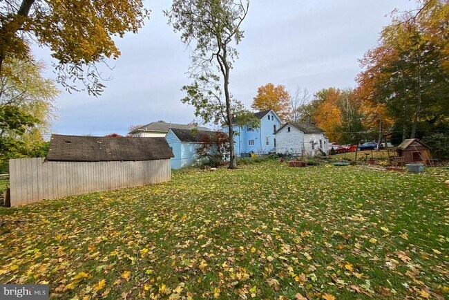 Building Photo - 10 Princeton Ave