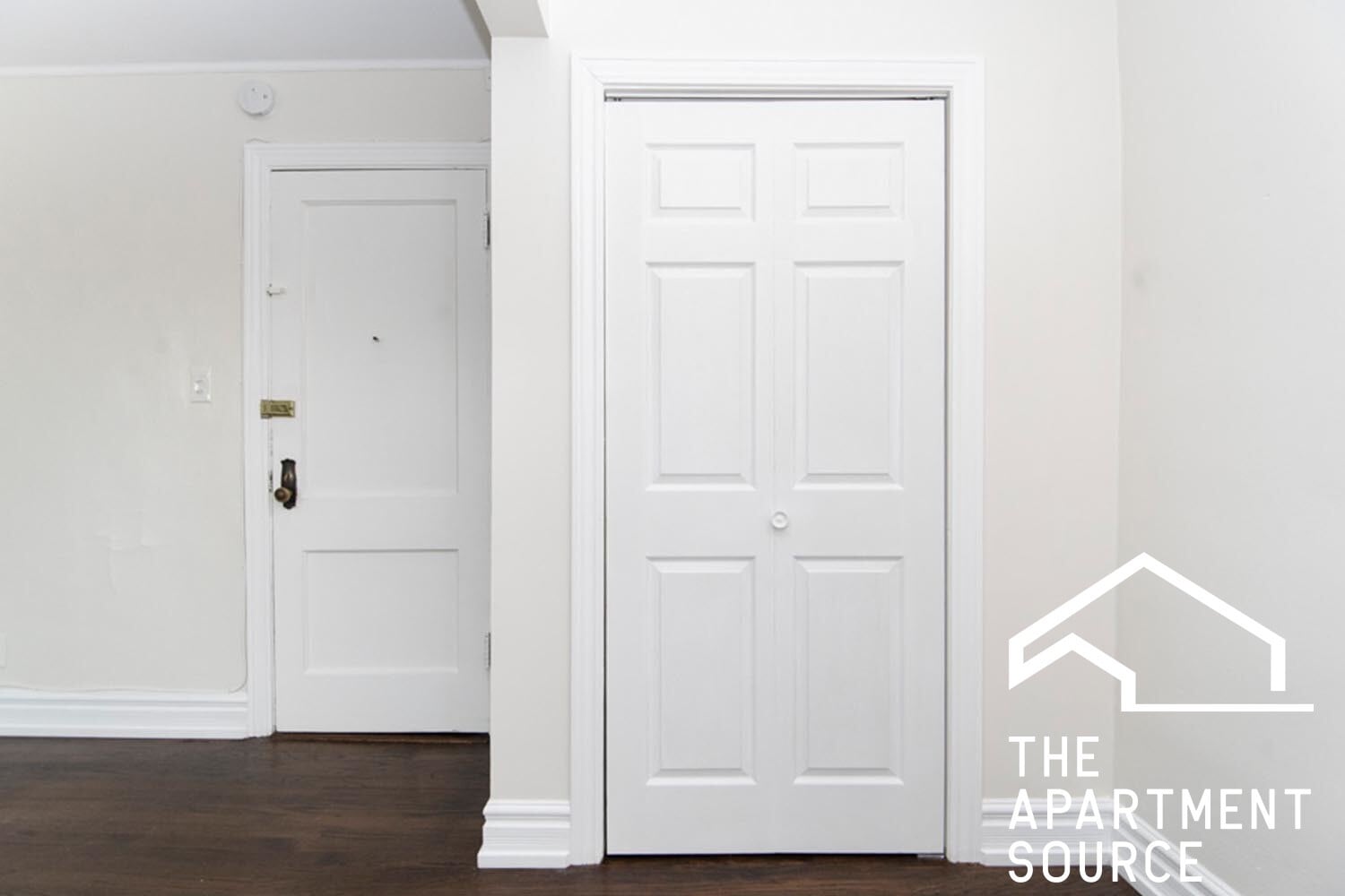 Building Photo - 3346 N Marshfield Ave