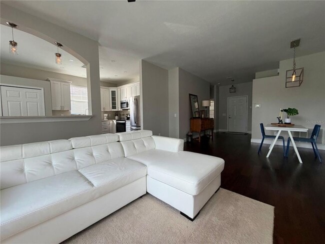 Building Photo - 10327 Goldenbrook Way