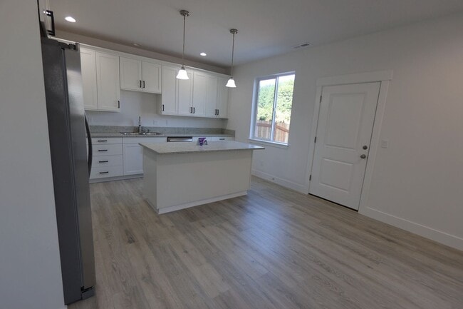 Building Photo - 2441-2443 Roll Tide Ct
