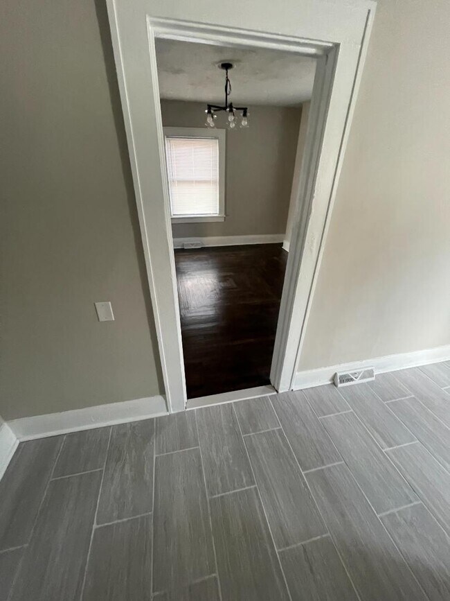 Building Photo - 438 Wales Rd NE