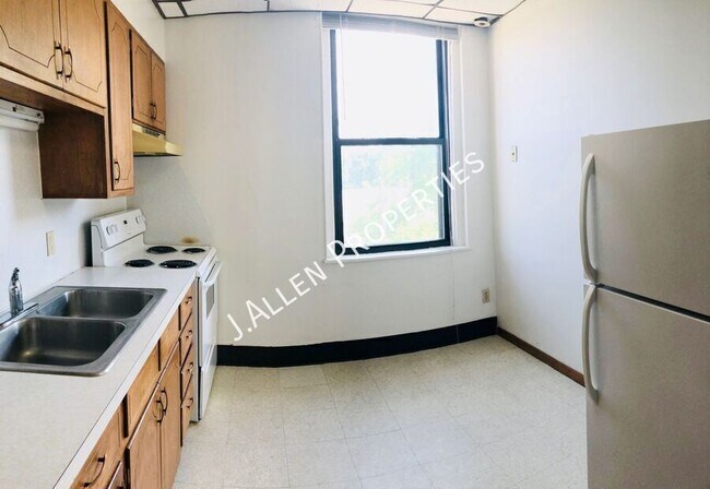 Building Photo - 311 N 12th St
