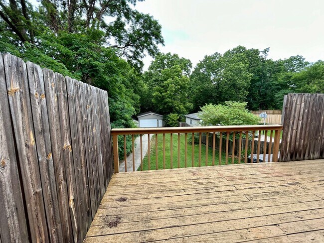 Building Photo - Norwood - Lovely, clean quiet 2+ bed 1.5 ba townhome