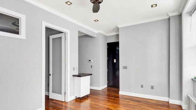 Building Photo - 329 E 58th St