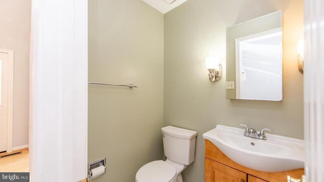 Building Photo - 3871 Woodville Ln