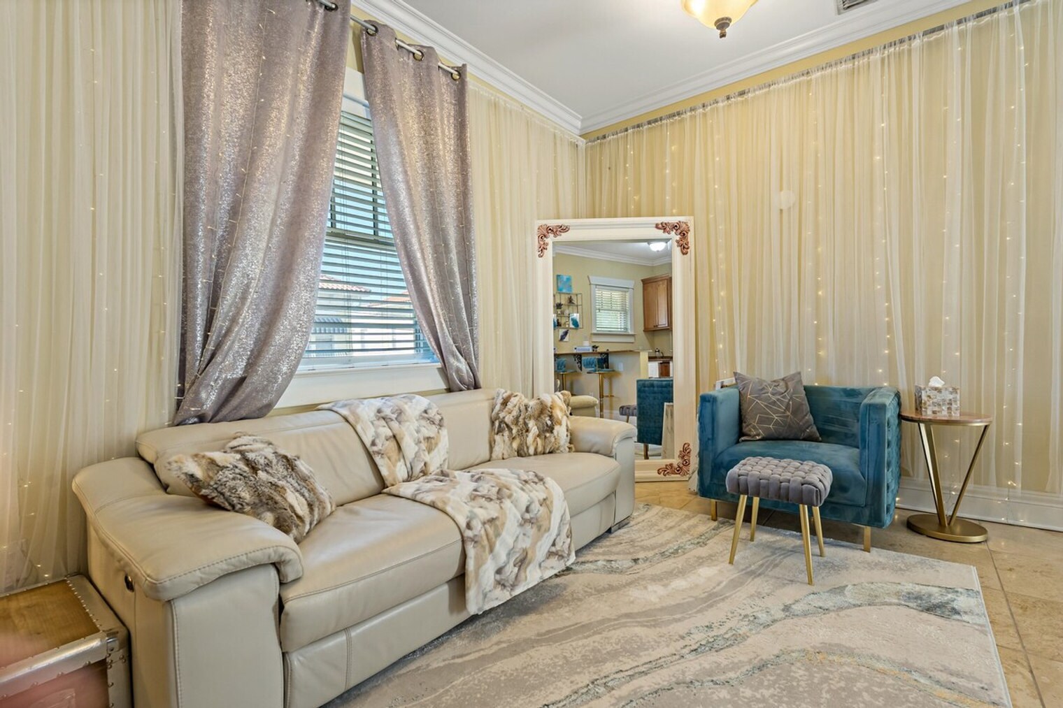 Building Photo - 611 S Orleans Ave