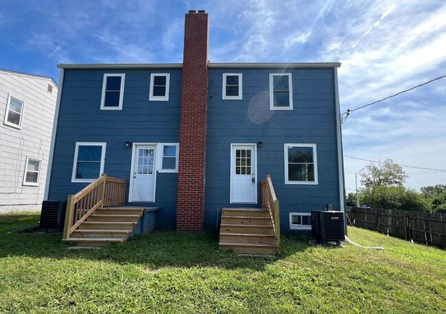 Building Photo - Modern 2-Bed, 1-Bath Duplex with Garage & Basement Storage