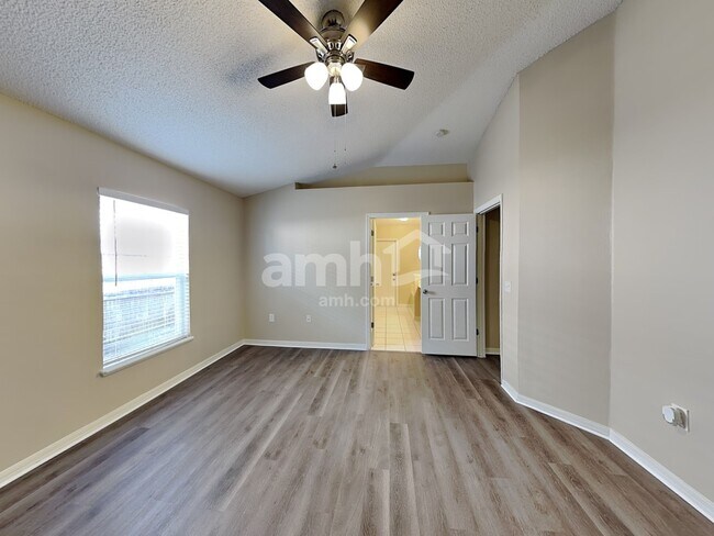 Building Photo - 16027 Dorchester Blvd