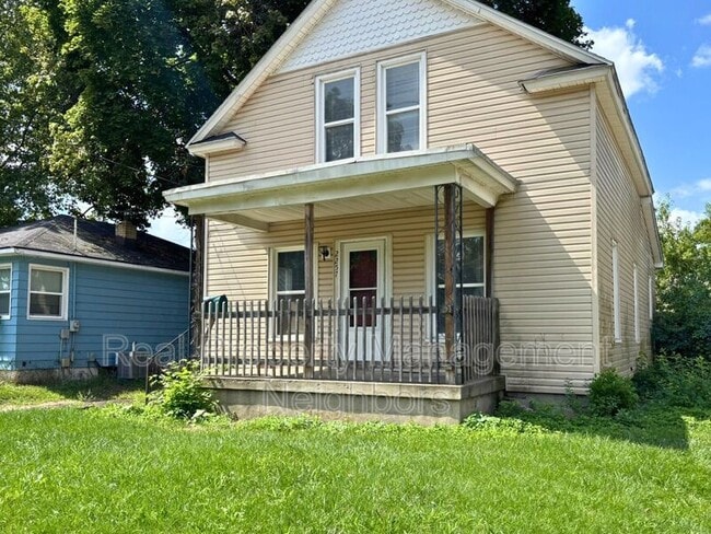 Building Photo - 2257 Berwyn Ave SW