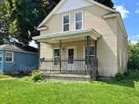 Building Photo - 2257 Berwyn Ave SW