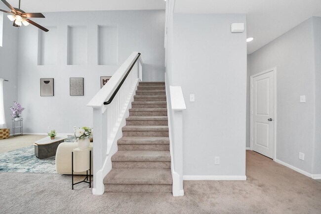 Building Photo - 208 Salange Ln