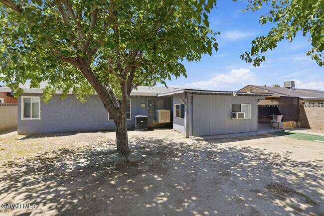 Building Photo - 45554 6th St E