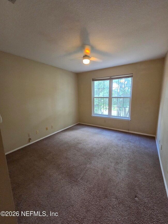 Building Photo - 13810 Sutton Park Dr N