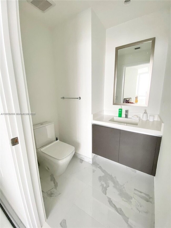 Building Photo - 851 NE 1st Ave