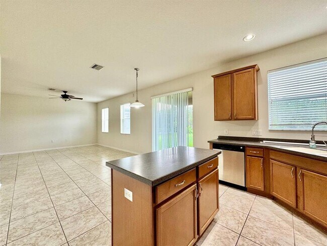 Building Photo - 9614 Oak Glade Ave
