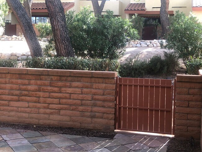 Building Photo - Chevelon