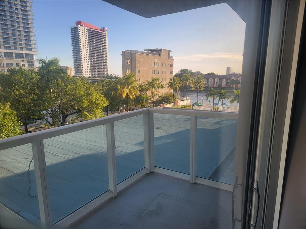 Building Photo - 3800 S Ocean Dr