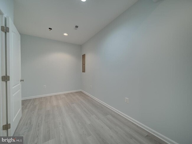 Building Photo - 43320 Barnstead Dr