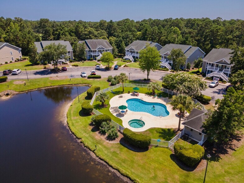 Building Photo - 719 Blue Stem Dr