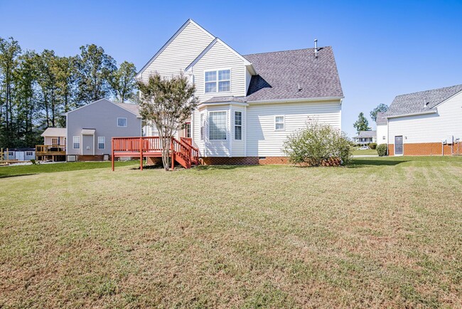 Building Photo - Beautiful Chesterfield Home Is Ready For Y...