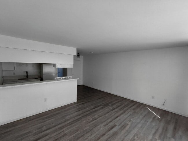 Building Photo - 455 W Orange Ave