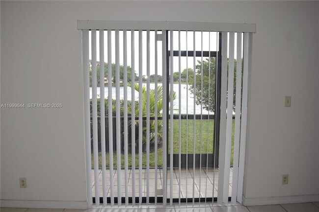 Building Photo - 10013 Winding Lake Rd