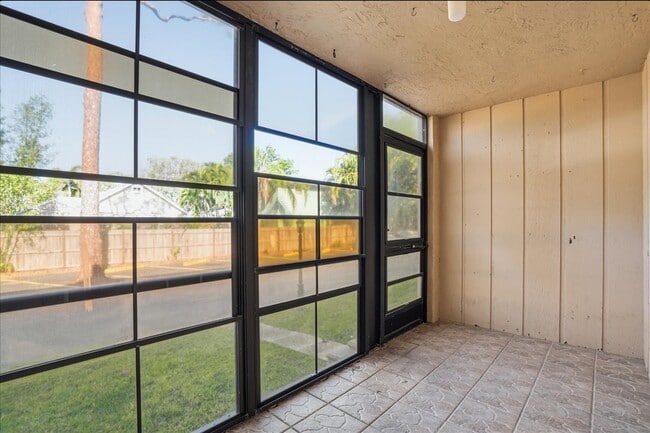 Building Photo - 3700 S Osprey Ave