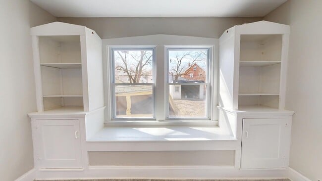 Building Photo - Cudell / West Boulevard Area - 3 bedroom/1...
