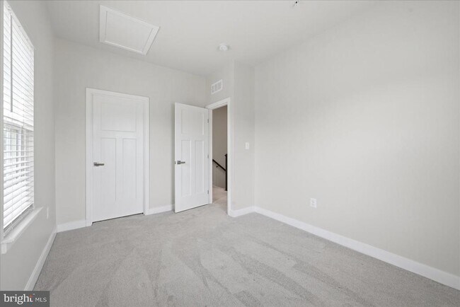 Building Photo - 1550 Adamson Wy