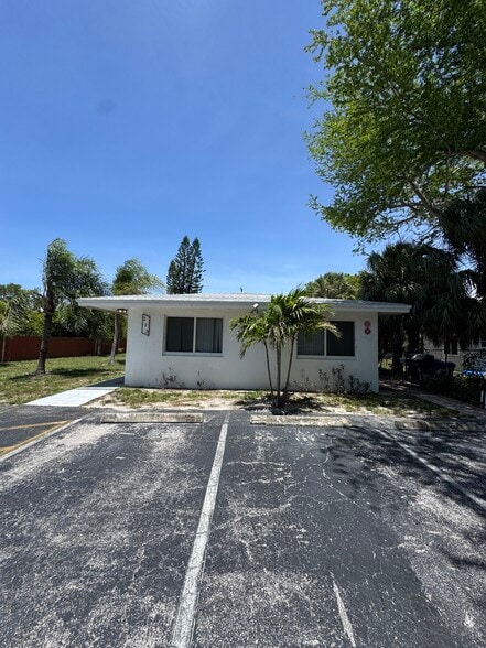 Primary Photo - 223 NE 20th Ave