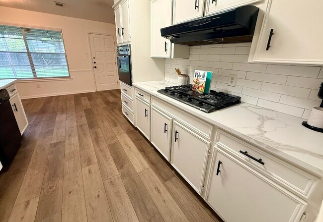 Building Photo - 1045 Chatwood Dr