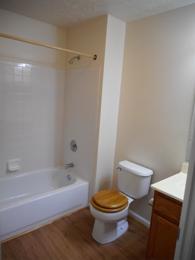 Building Photo - 108 Bayland Dr