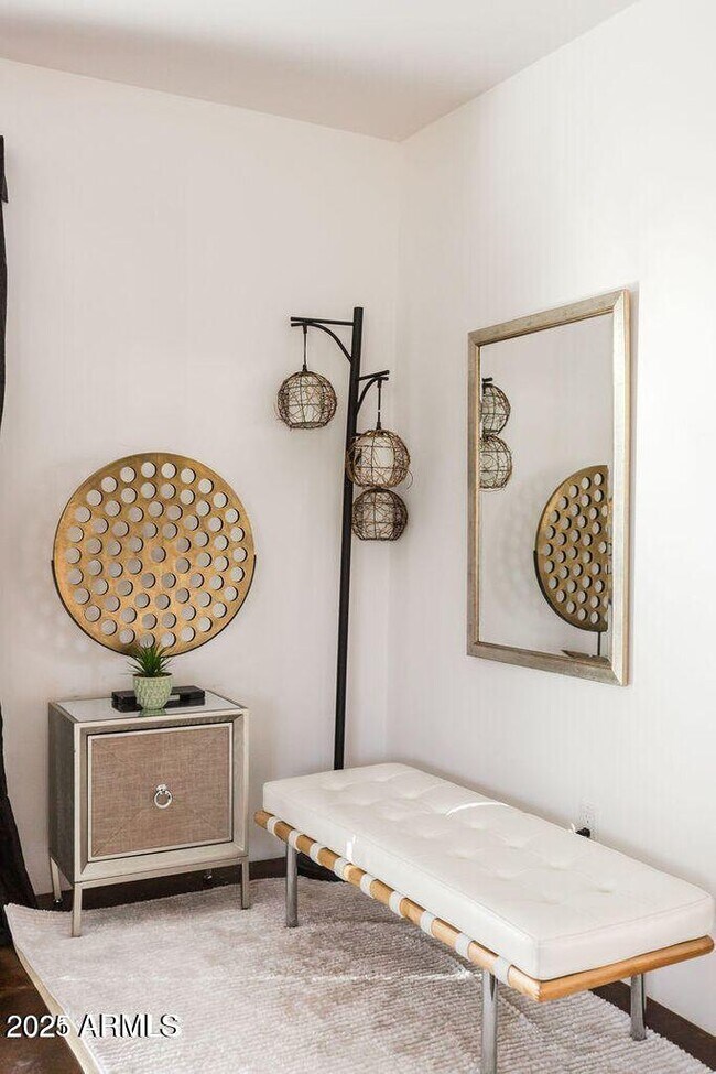 Building Photo - 5002 N 38th Pl