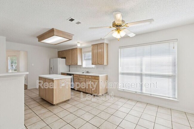 Building Photo - 10971 Castle Dr