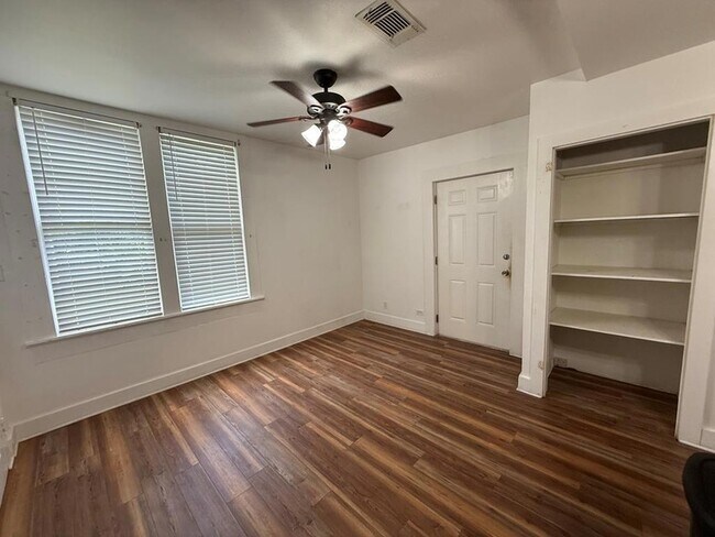 Building Photo - 509 N Peachtree St