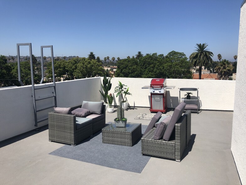 rooftop deck - 2625 Somerset Dr